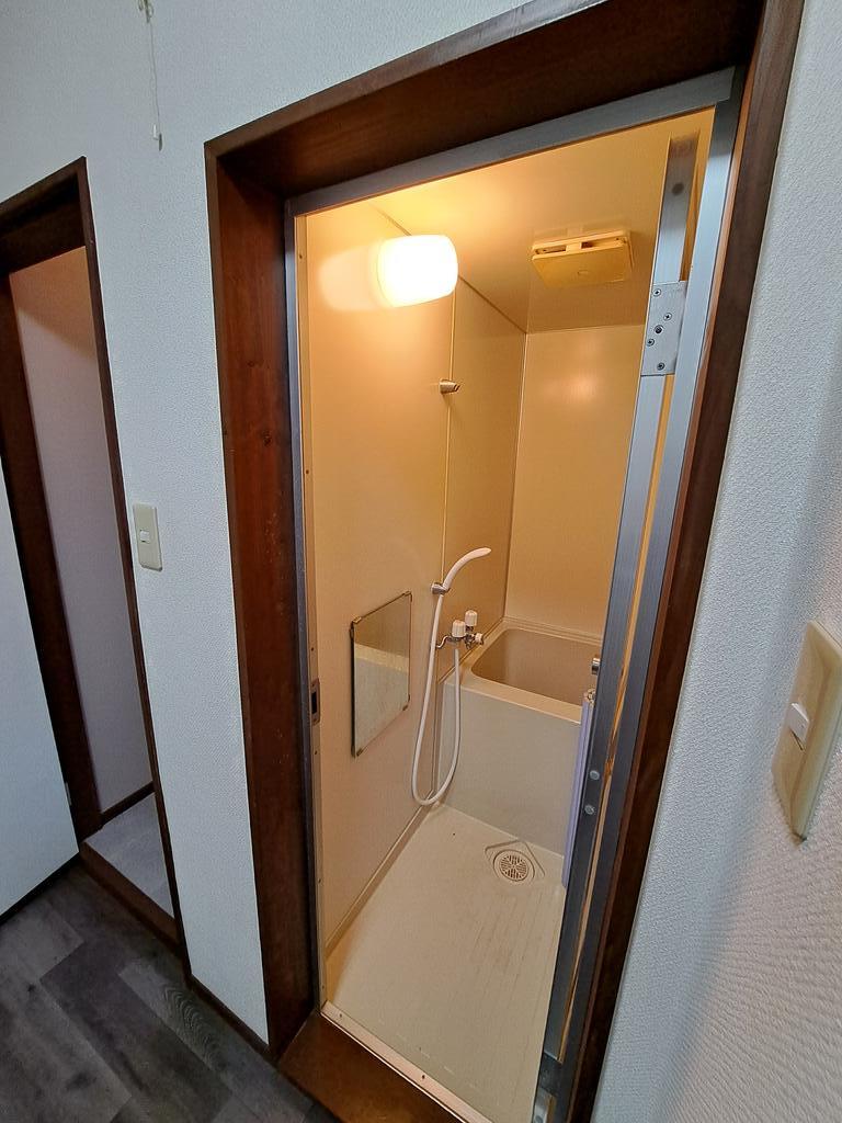 バス・シャワールーム　（参考）他室の写真を使用しています。現況優先となります。