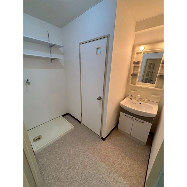 洗面設備　嬉しい独立洗面台！