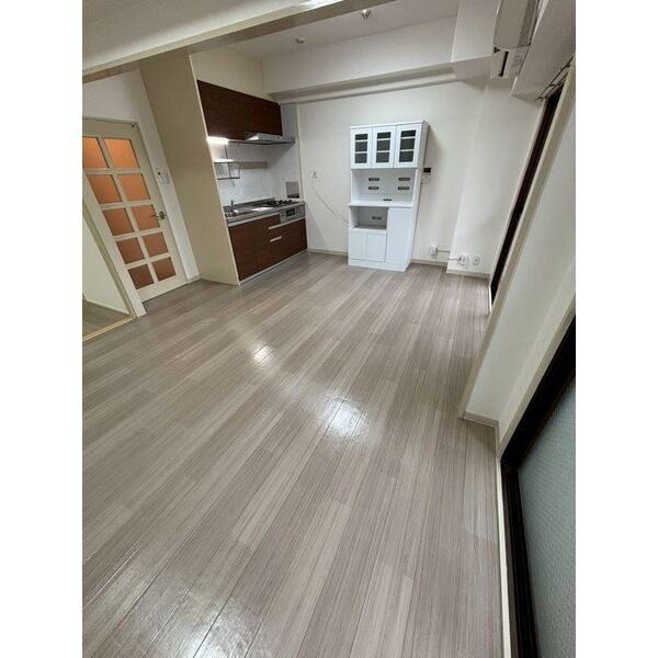 居室・リビング　広くて綺麗な室内です！