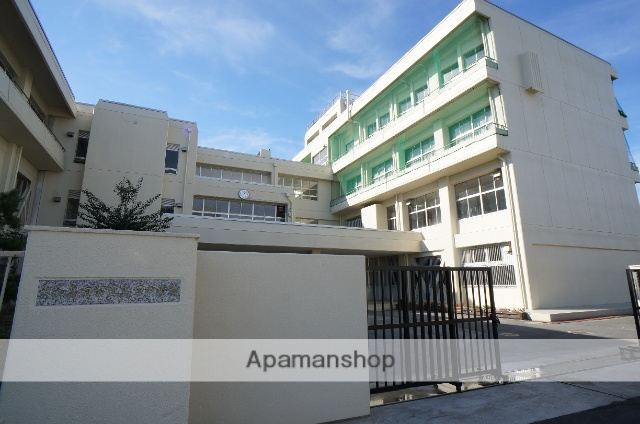 中学校　大和高田市立高田中学校（中学校）まで390m