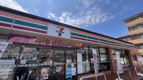 コンビニ　セブンイレブン 新小平駅前店（コンビニ）まで127m