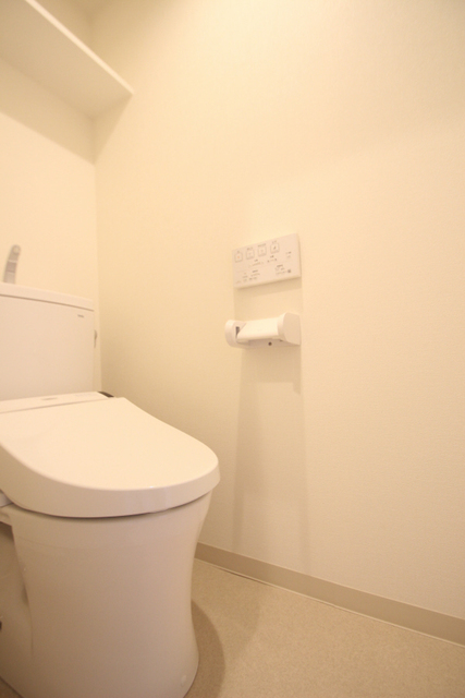 トイレ　※別室の参考写真の為、現況優先です。