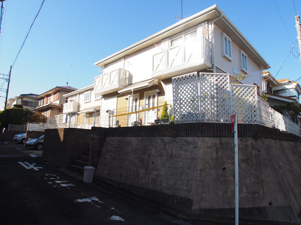 建物外観　手前から2番目の部屋です！！