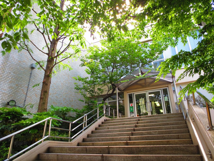 図書館　杉並区立高円寺図書館（図書館）まで96m