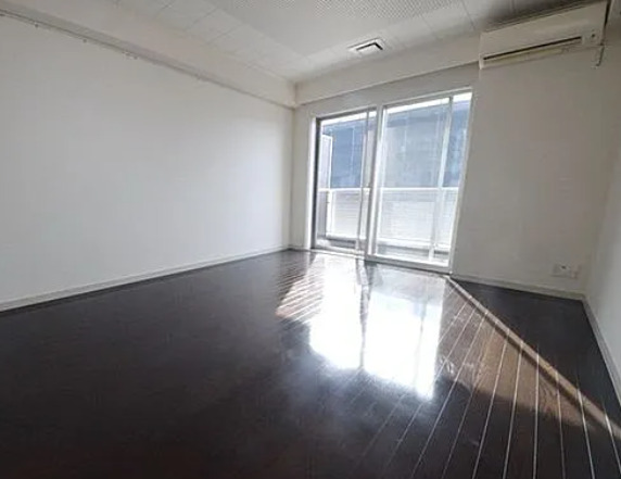 居室・リビング　別部屋の写真を使用しております。