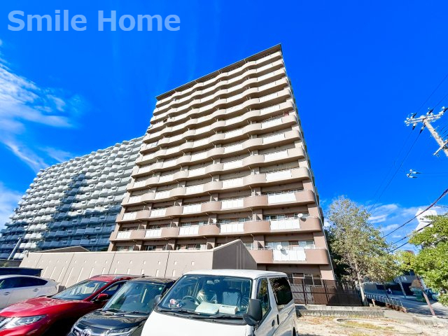 建物外観　オートロック・エレベーター付きのマンションです
