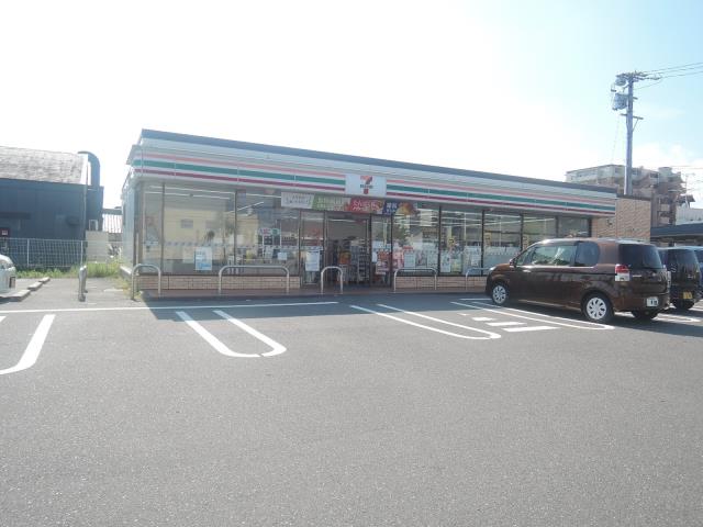 コンビニ　セブンイレブン（コンビニ）まで589m