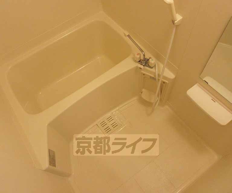 バス・シャワールーム　ゆったり浸かれそうです！