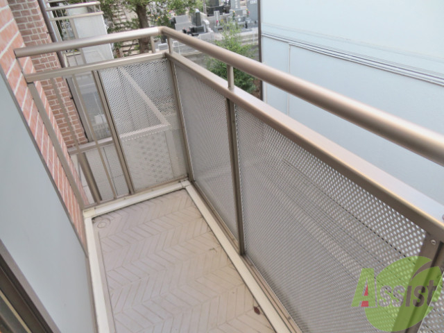 バルコニー　バルコニーは広めですよ～。お洗濯物はバッチリです。