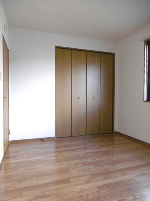 その他部屋・スペース　落ち着いて過ごせるお部屋なので、寝室にいかがでしょうか