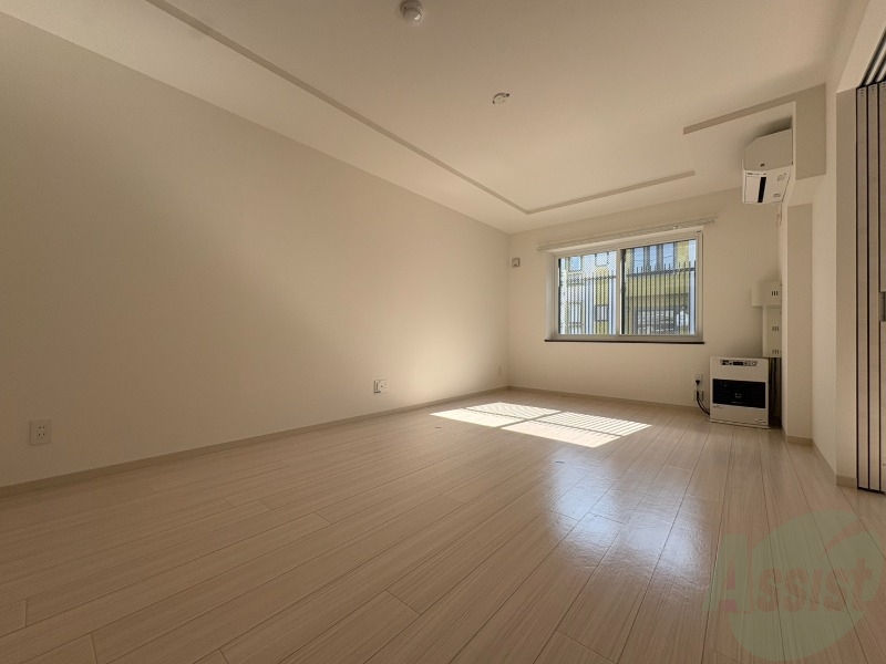 居室・リビング　広々としたリビングですね。使い勝手がよさそうですね！