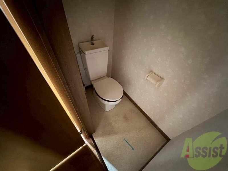 トイレ　こちらはトイレです。清潔感があり、安心して使用できます。