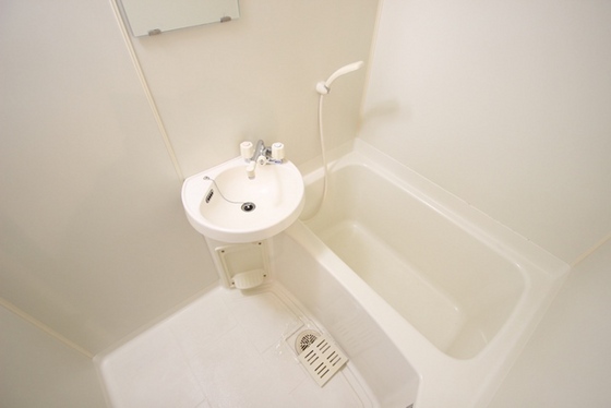 バス・シャワールーム　※別号室の写真です