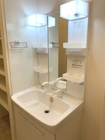 洗面設備　洗髪洗面化粧台
