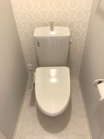 トイレ　温水洗浄暖房便座