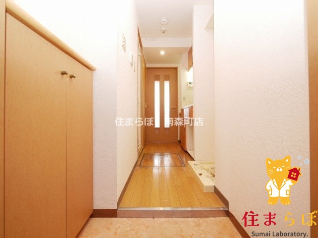 玄関　「気になったら、LINEで気軽に相談できますよ。」