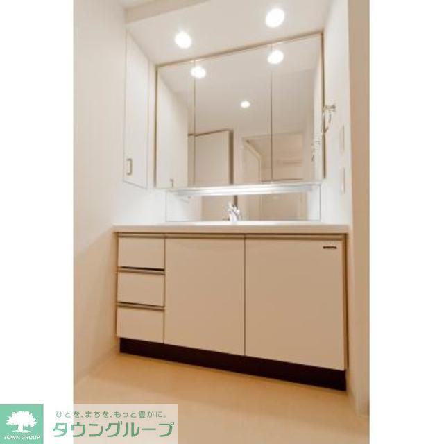 洗面設備　※写真は同タイプ住戸です。