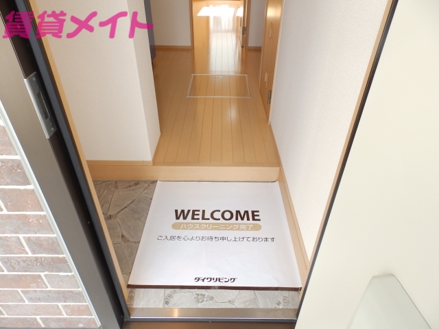 玄関　同物件別室画像