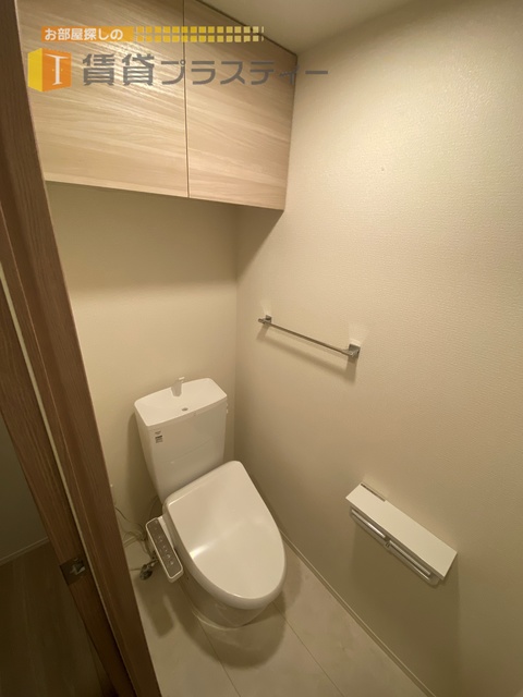 トイレ　上部棚も嬉しいです。