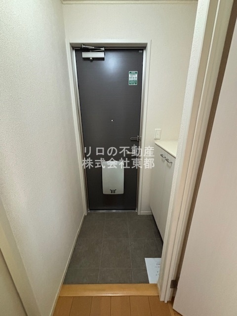 玄関　下駄箱がついているので、片付いた玄関をキープできます！