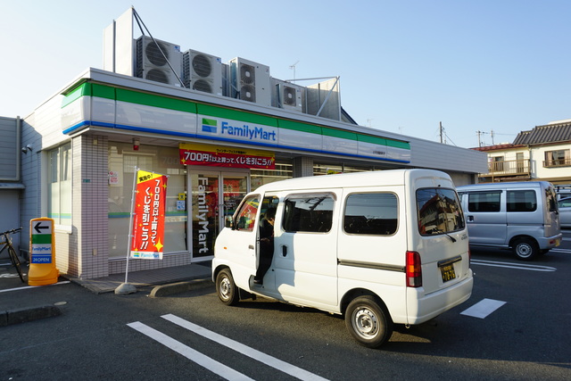 コンビニ　ファミリーマート 小平学園西町店（コンビニ）まで138m