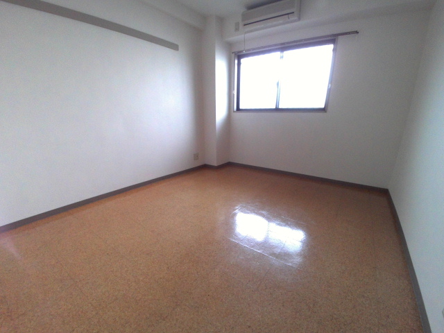 その他部屋・スペース　独立した6.5帖の洋室で寝室にピッタリ