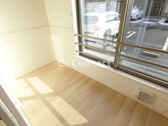 その他　サンルームで天気を気にせず洗濯できます。