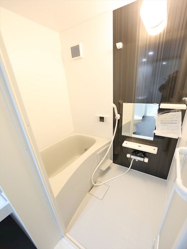 バス・シャワールーム　追い焚き・オートバス機能付お風呂