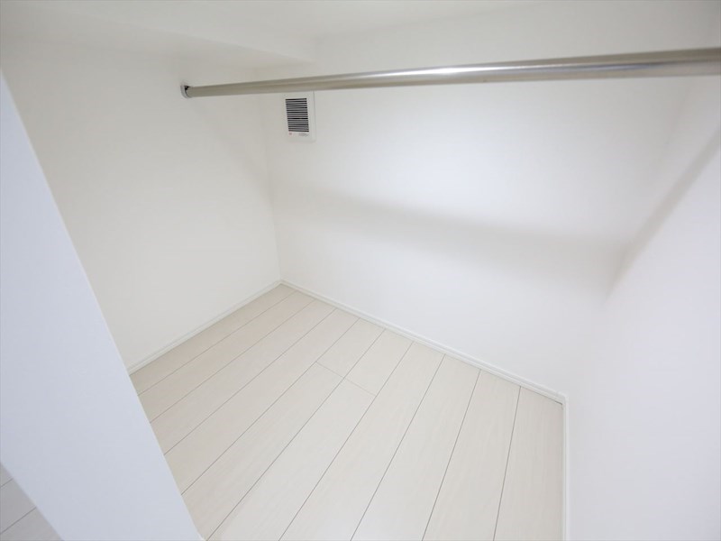 収納　ウォークインクローゼット（収納充実してます）