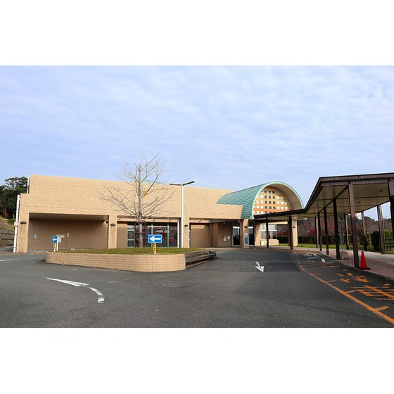 図書館　水巻町図書館（図書館）まで856m