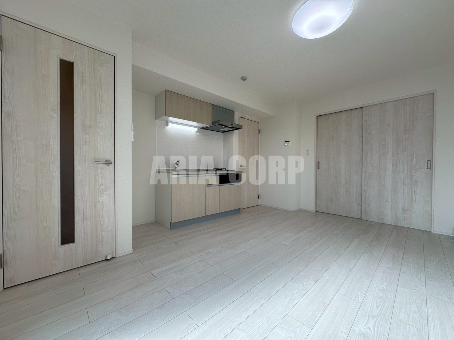 居室・リビング　白を基調とした統一感あるお部屋です！