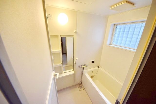 バス・シャワールーム　★窓のあるお風呂★