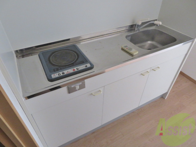 キッチン　１口コンロ備え付けで便利なキッチンですね