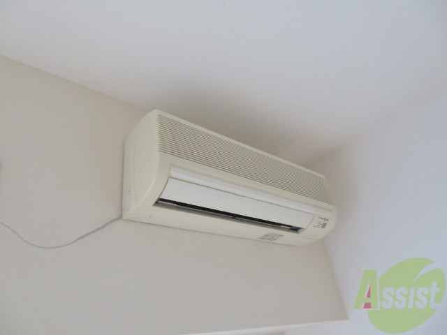 その他設備　エアコンもちゃんとついてますよー、室温管理はこれ１台で