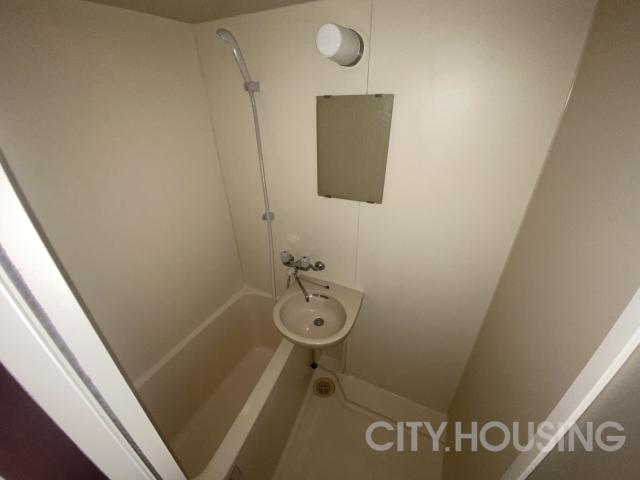 バス・シャワールーム　※同タイプ部屋の写真です。