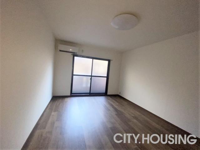 居室・リビング　※同タイプ部屋の写真です。