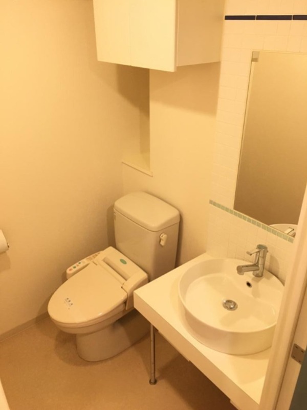 トイレ　※同仕様写真含む