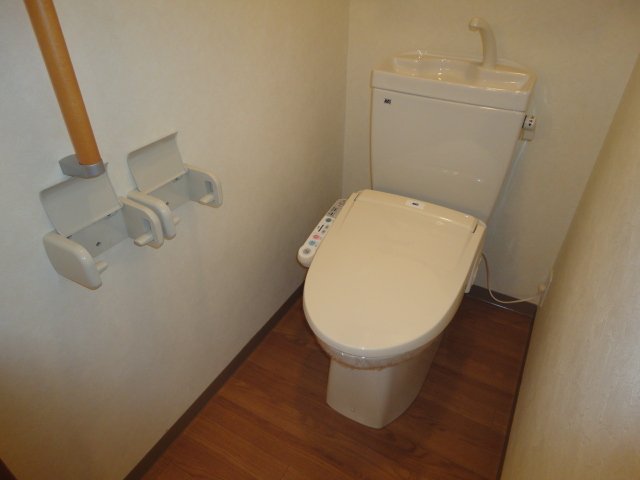 トイレ　シャワー付きトイレ