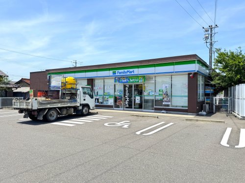 コンビニ　ファミリーマート 一宮若年北店（コンビニ）まで316m