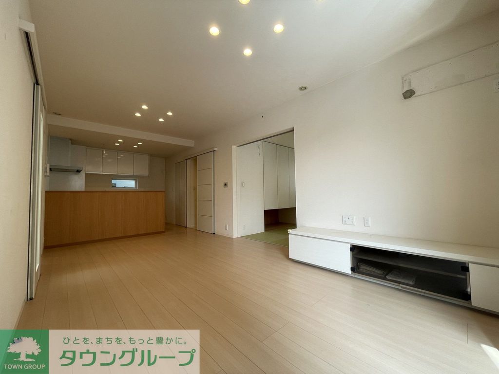 居室・リビング　駐車場