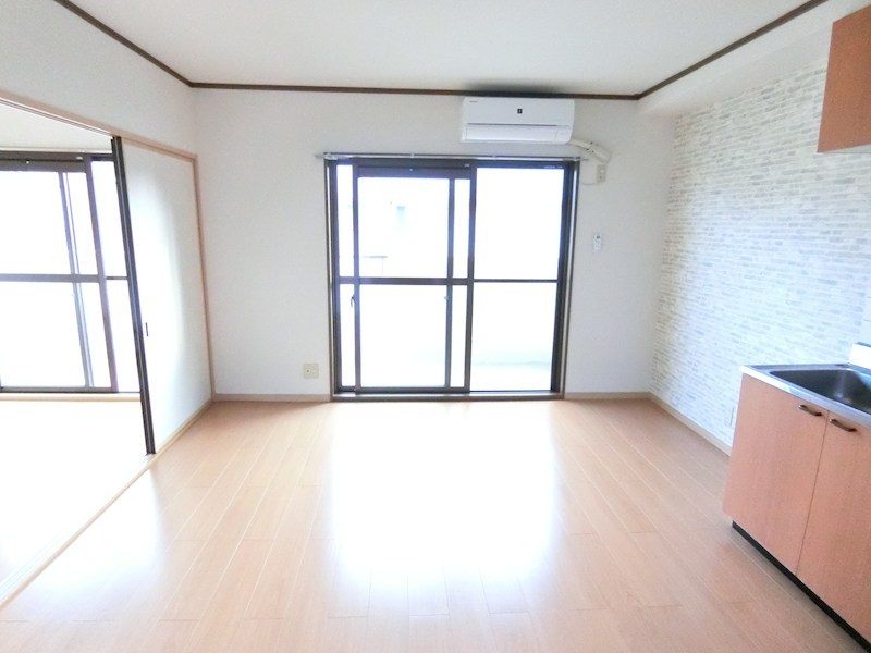 居室・リビング　※同棟同型内観写真、現状優先となります。