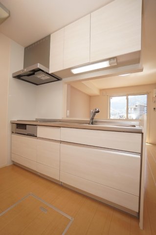 キッチン　システムキッチン（オール電化）