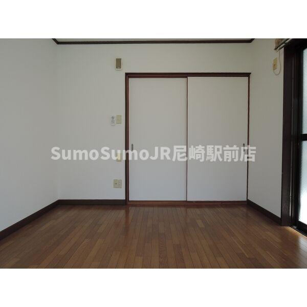 居室・リビング　ゆったり過ごせる居間です