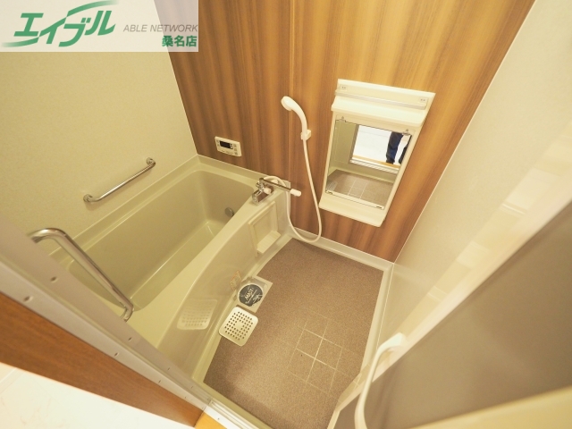 バス・シャワールーム　同物件別部屋の写真です