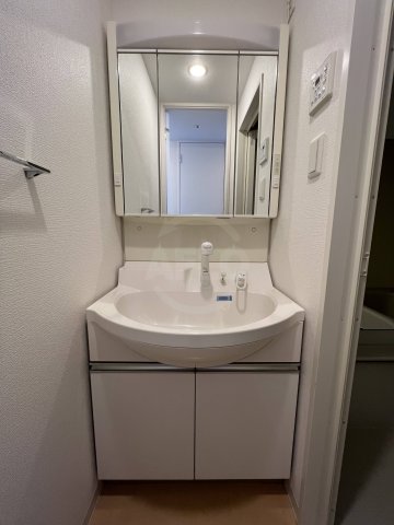 洗面設備　アンビエンテ四ツ橋　洗面脱衣所