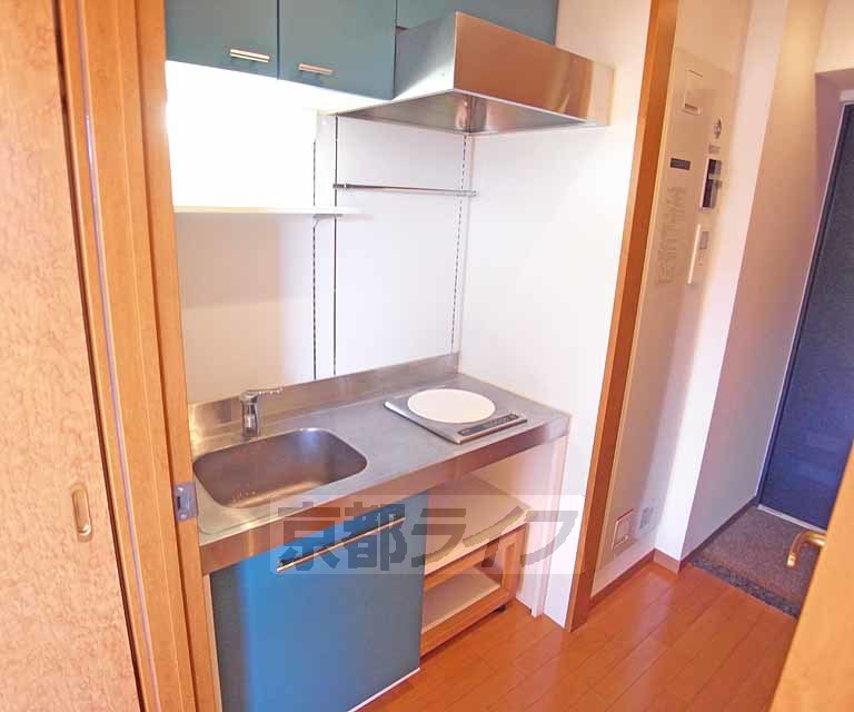 キッチン　コンパクトですが、機能的＆可愛いです。。