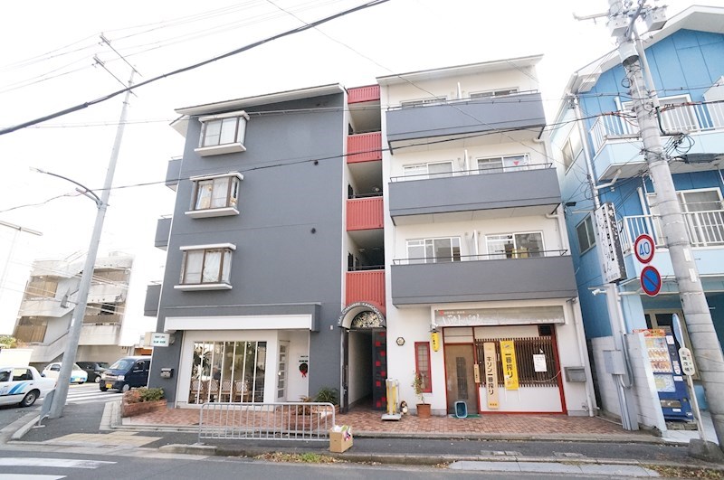 建物外観　外観もフル塗装です！