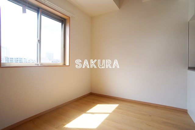 居室・リビング　こちらのリビングで趣味の時間をお楽しみください♪