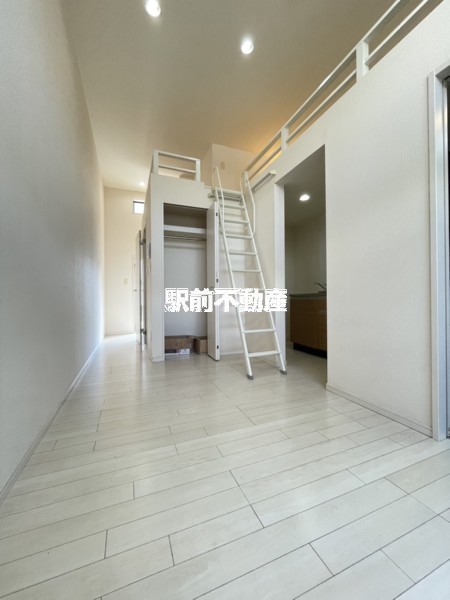 居室・リビング　別部屋写真流用