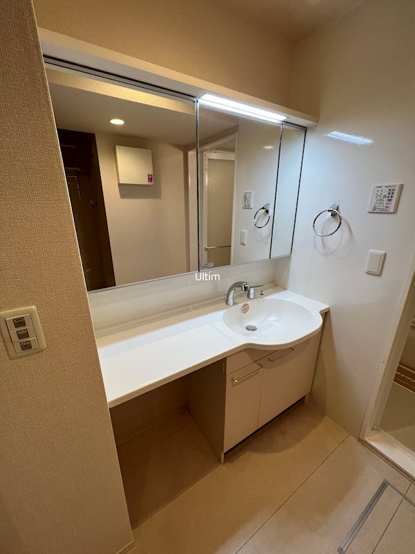 洗面設備　※同物件の違うお部屋の写真です